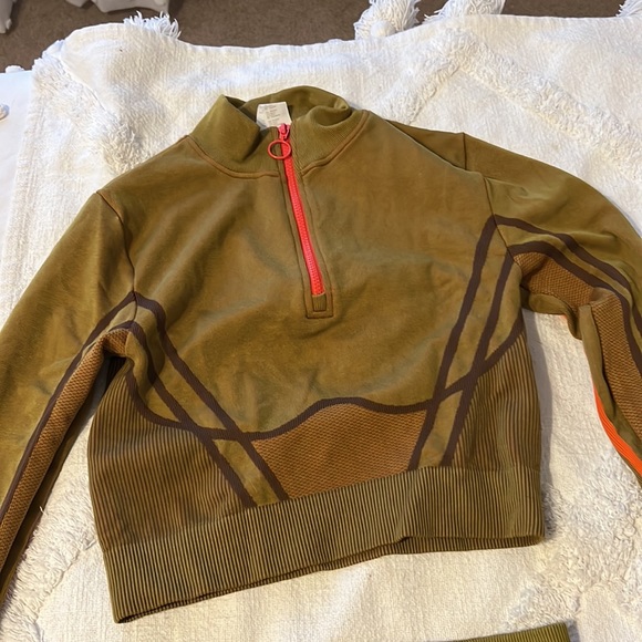 Fabletics matching set - Picture 2 of 4